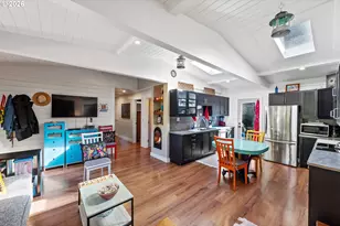 2730 33rd St, Coos Bay, OR 97420 - Photo 5