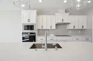 135 E Airedale Ave, La Center, WA 98629 - Photo 13