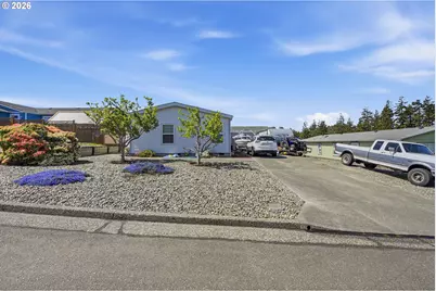 1830 Arthur St, North Bend, OR 97459 - Photo 3