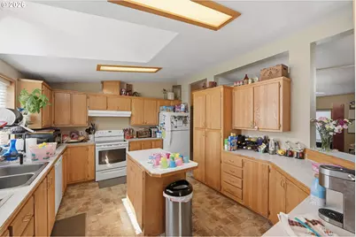 1830 Arthur St, North Bend, OR 97459 - Photo 7