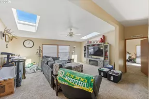 1830 Arthur St, North Bend, OR 97459 - Photo 9