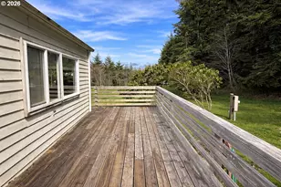 1752 SE Hall Ct, Waldport, OR 97394 - Photo 7