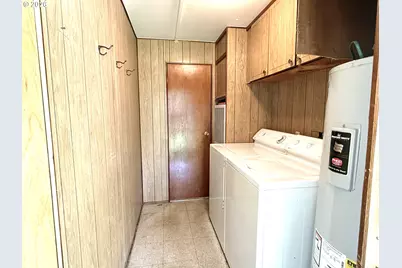 1752 SE Hall Ct, Waldport, OR 97394 - Photo 13