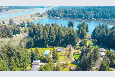 1752 SE Hall Ct, Waldport, OR 97394 - Photo 45