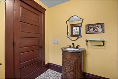 837 SE Watson St, Roseburg, OR 97470 - Photo 17