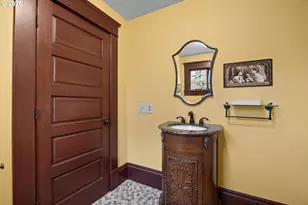 837 SE Watson St, Roseburg, OR 97470 - Photo 17