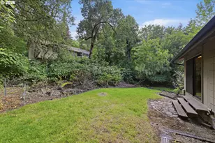 2879 Timberline Dr, Eugene, OR 97405 - Photo 33