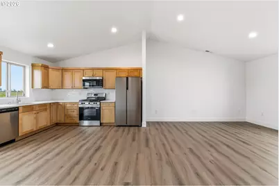 145 SW Eagle Dr, Boardman, OR 97818 - Photo 5