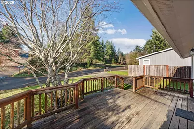 1390 Pennsylvania Ave, Coos Bay, OR 97420 - Photo 29