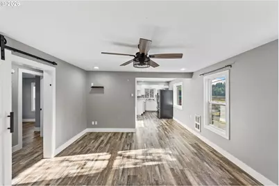 1390 Pennsylvania Ave, Coos Bay, OR 97420 - Photo 5