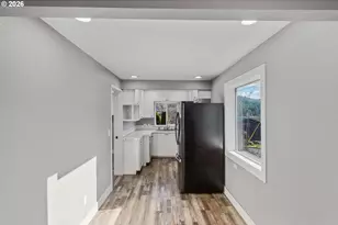 1390 Pennsylvania Ave, Coos Bay, OR 97420 - Photo 7