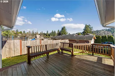 1390 Pennsylvania Ave, Coos Bay, OR 97420 - Photo 21