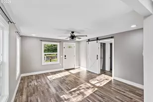 1390 Pennsylvania Ave, Coos Bay, OR 97420 - Photo 11