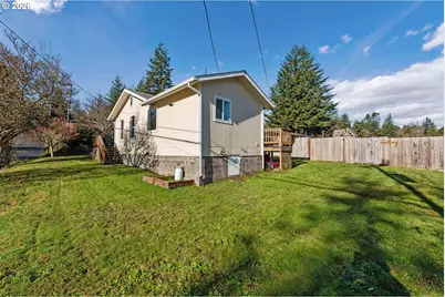 1390 Pennsylvania Ave, Coos Bay, OR 97420 - Photo 27