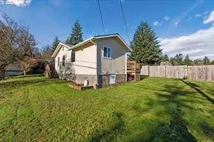 1390 Pennsylvania Ave, Coos Bay, OR 97420 - Photo 27