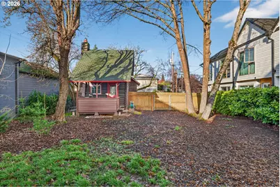 7512 N Berkeley Ave, Portland, OR 97203 - Photo 23