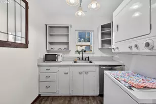 7512 N Berkeley Ave, Portland, OR 97203 - Photo 15