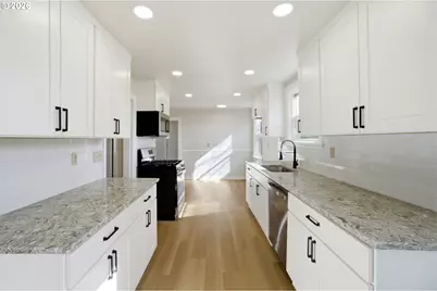 2542 SE 18th Ave, Portland, OR 97202 - Photo 9