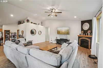 1590 SW Hill St, Dallas, OR 97338 - Photo 7