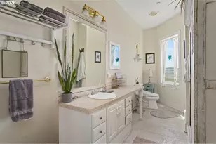 330 NW Ilwaco St, Camas, WA 98607 - Photo 33