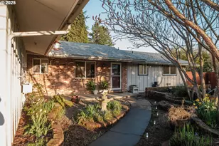 1141 NE Springwood Dr, Albany, OR 97321 - Photo 3