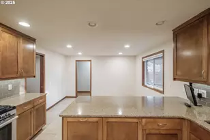 1141 NE Springwood Dr, Albany, OR 97321 - Photo 13