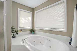 2337 Margarett St NW, Salem, OR 97304 - Photo 21