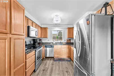 3712 Colver Rd, Phoenix, OR 97535 - Photo 7