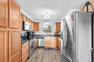 3712 Colver Rd, Phoenix, OR 97535 - Photo 7