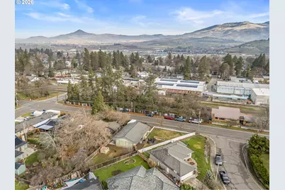 3712 Colver Rd, Phoenix, OR 97535 - Photo 37