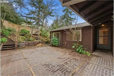 236 SW Collins St, Portland, OR 97219 - Photo 3