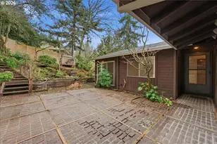 236 SW Collins St, Portland, OR 97219 - Photo 3
