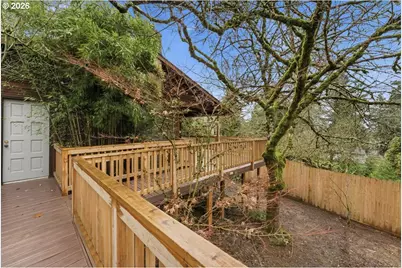 236 SW Collins St, Portland, OR 97219 - Photo 15