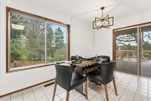 236 SW Collins St, Portland, OR 97219 - Photo 9