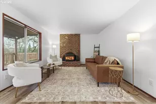 236 SW Collins St, Portland, OR 97219 - Photo 5