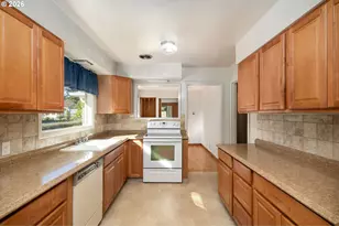 3802 SE 113th Ave, Portland, OR 97266 - Photo 13