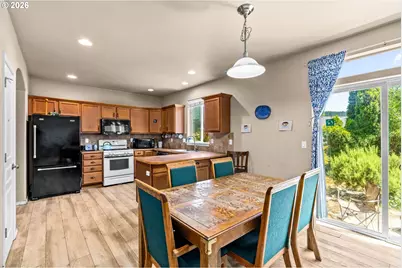 1032 S 1st St, Cottage Grove, OR 97424 - Photo 11