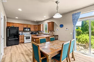1032 S 1st St, Cottage Grove, OR 97424 - Photo 11