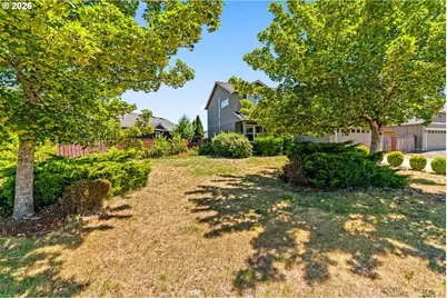 1032 S 1st St, Cottage Grove, OR 97424 - Photo 3