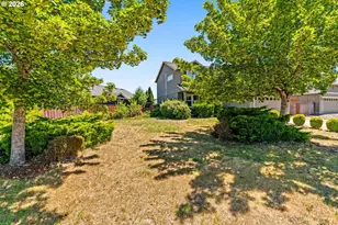 1032 S 1st St, Cottage Grove, OR 97424 - Photo 3