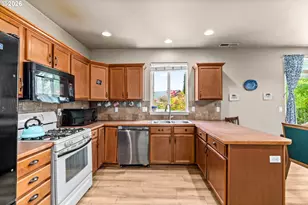 1032 S 1st St, Cottage Grove, OR 97424 - Photo 13