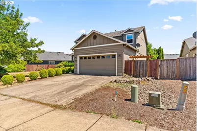 1032 S 1st St, Cottage Grove, OR 97424 - Photo 5