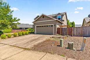 1032 S 1st St, Cottage Grove, OR 97424 - Photo 5