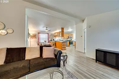 5606 NE 68th St, Vancouver, WA 98661 - Photo 5