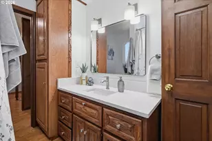 33626 Paiute Ln, Eugene, OR 97408 - Photo 15