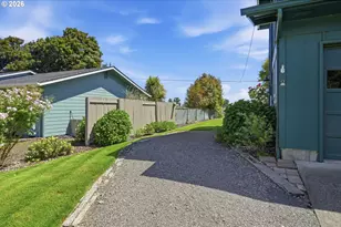 33626 Paiute Ln, Eugene, OR 97408 - Photo 5
