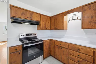 33626 Paiute Ln, Eugene, OR 97408 - Photo 11