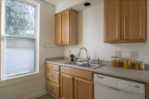 4057 N Borthwick Ave, Portland, OR 97227 - Photo 11