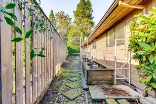 1012 NW Oakwood Cir, McMinnville, OR 97128 - Photo 39