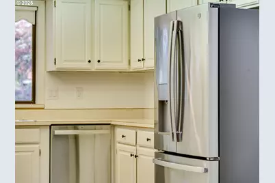 1012 NW Oakwood Cir, McMinnville, OR 97128 - Photo 19